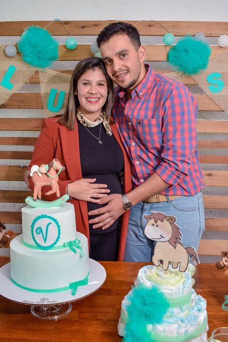 Pareja en su baby shower